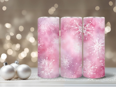 Rosa Thermobecher mit Schneeflockenmotiv, doppelwandig isoliert aus Edelstahl, 590 ml Fassungsvermögen, auf einem festlichen Hintergrund mit Weihnachtskugeln präsentiert.